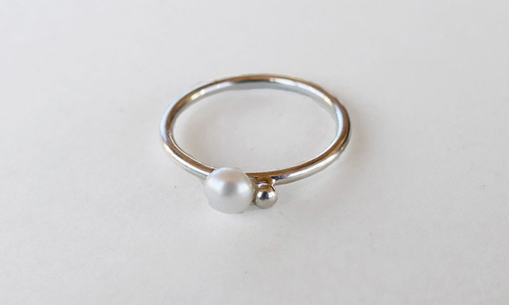 Single bubble Pearl Ring