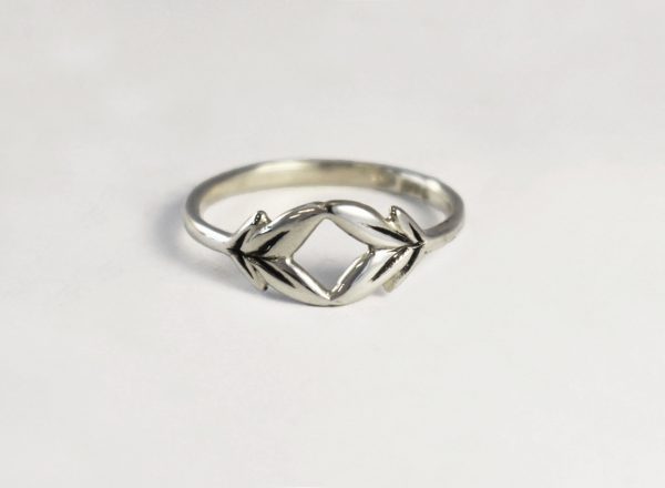 KJ401 Diamond Leafy Ring 1