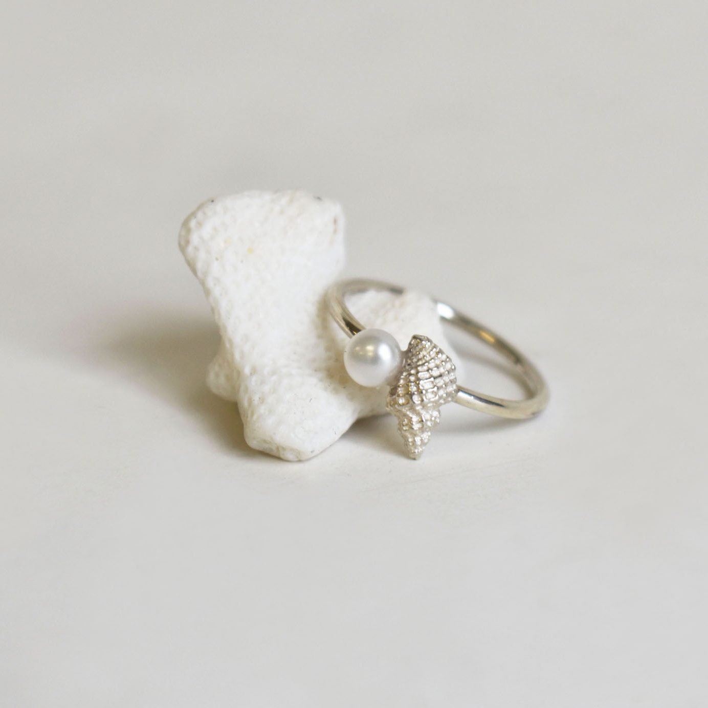 Baby Conch Pearl Ring 1 (k)